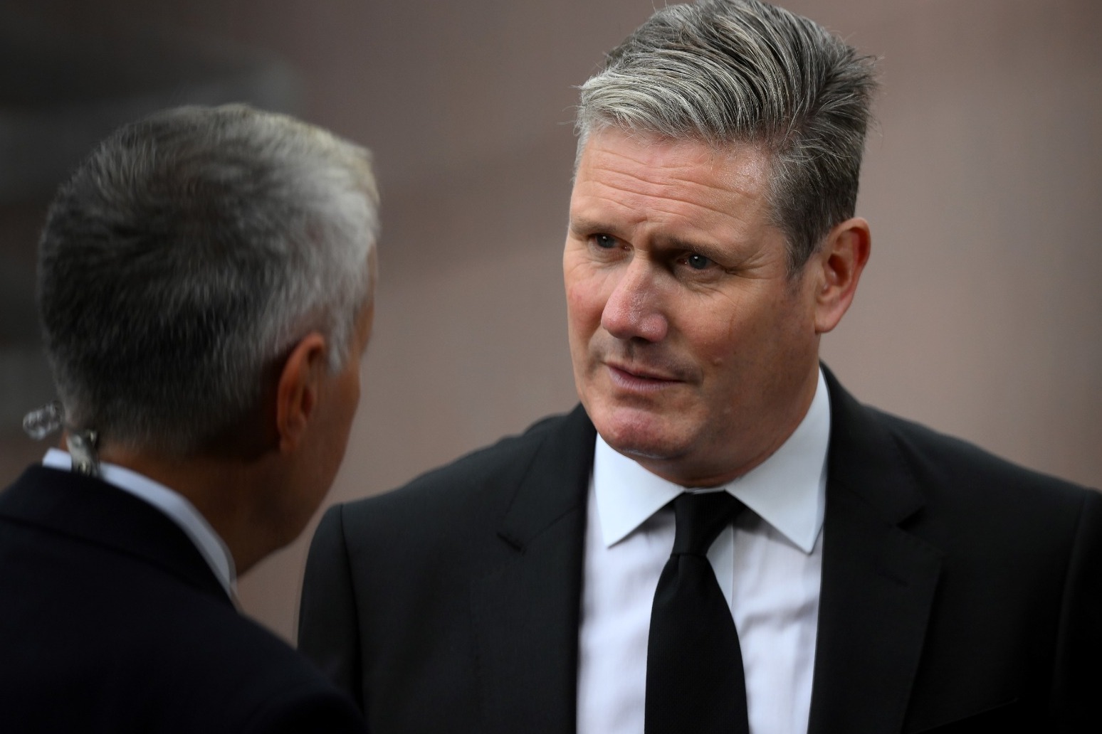 Starmer sets out energy plan and hits out at ’12 years of failure’ under Tories 